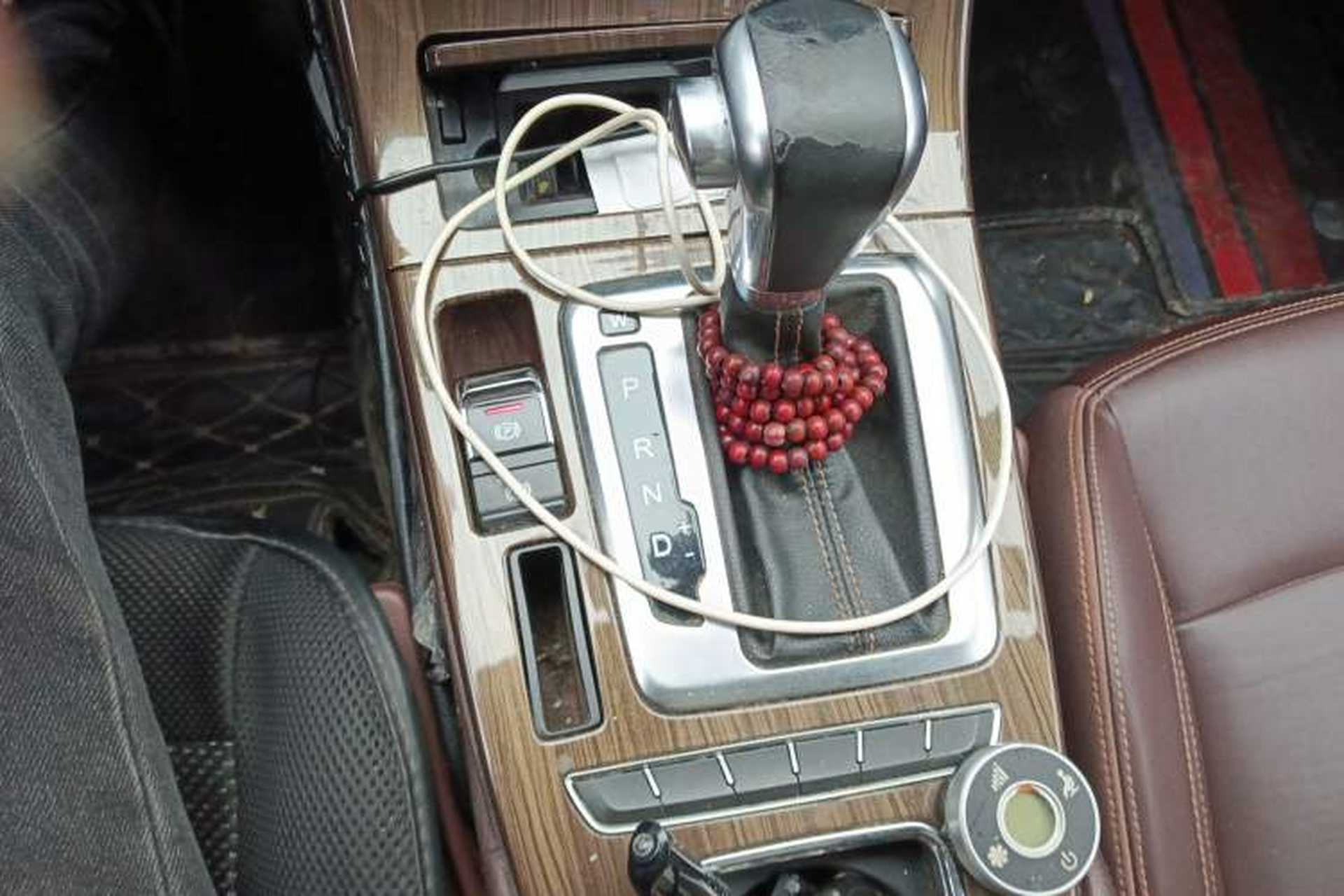 Used Hanteng X5 2018 1.5T CVT Luxury Edition Gear Lever
