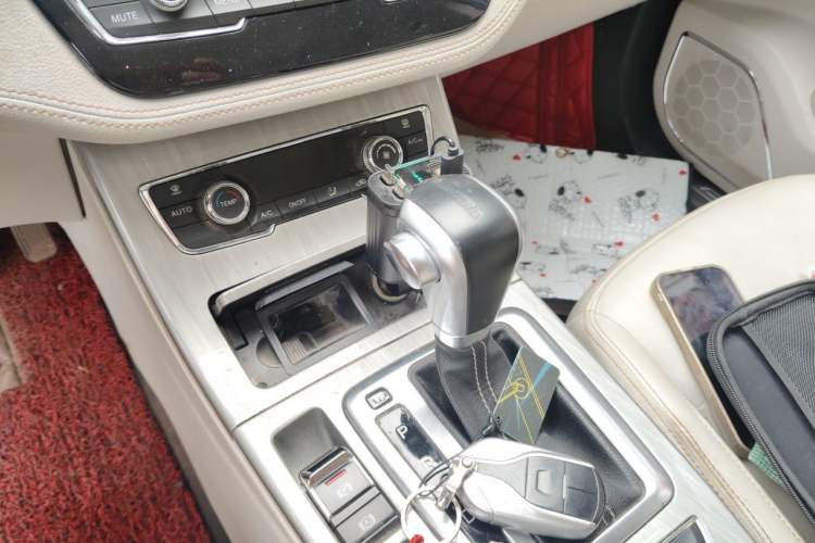 Used Hanteng X5 2018 1.5T CVT Luxury Edition Gear Lever