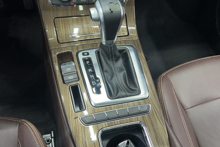 Used Hanteng X5 2018 1.5T CVT Luxury Edition Gear Lever