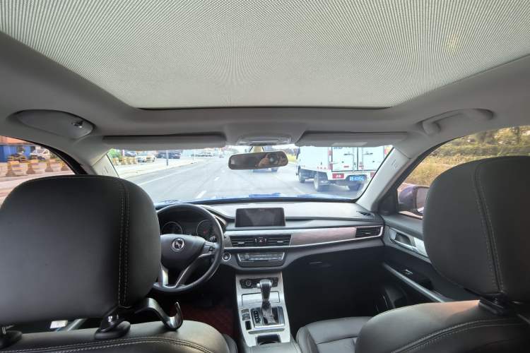 Used Hanteng X5 2018 1.5T CVT Luxury Edition Interior 4