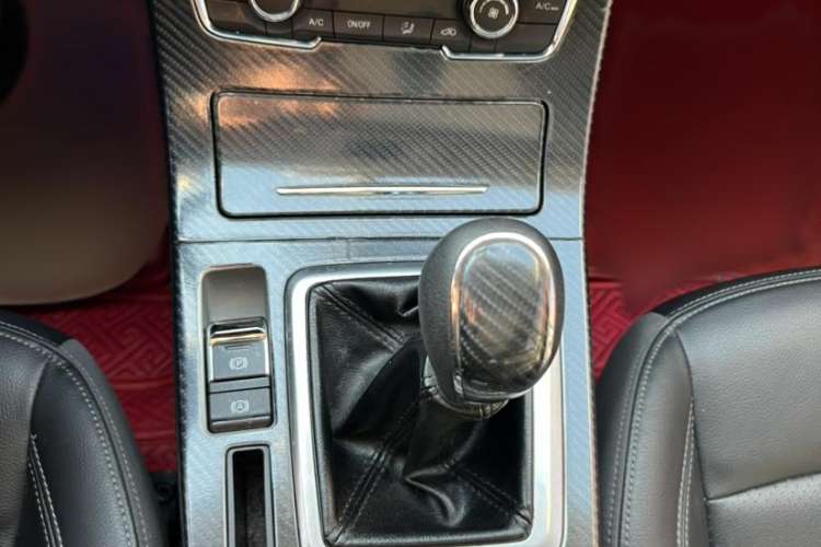 Used Hanteng X5 2018 1.5T Manual Luxury Edition Interior 8