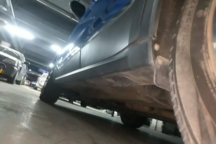 Used Hanteng X5 2018 1.5T CVT Luxury Edition Left Side Sill