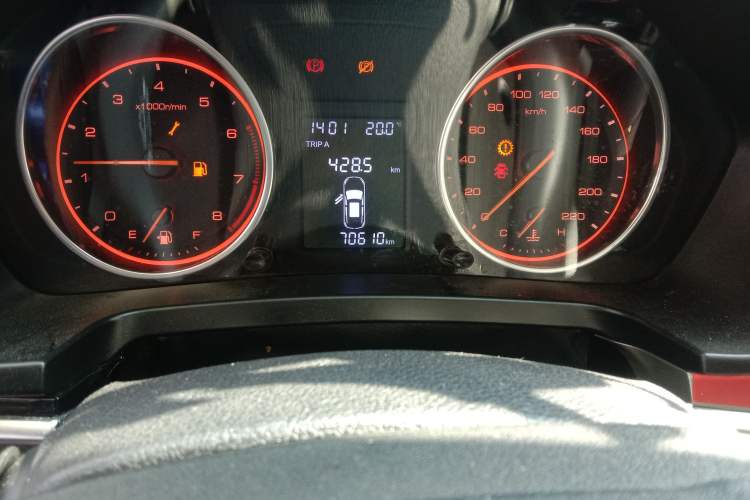 Used Hanteng X5 2018 1.5T Manual Luxury Edition Odometer Close Up