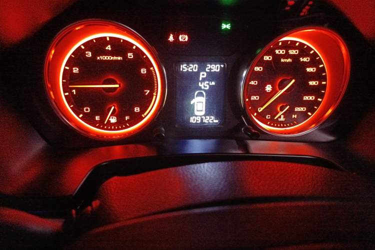 Used Hanteng X5 2018 1.5T CVT Luxury Edition Odometer Close Up
