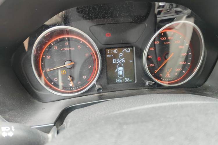 Used Hanteng X5 2018 1.5T CVT Luxury Edition Odometer Close Up