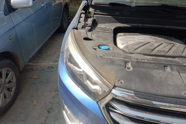 Used Hanteng X5 2018 1.5T Manual Luxury Edition Right Front Headlight