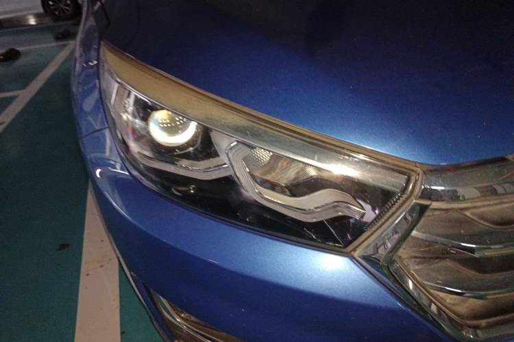 Used Hanteng X5 2018 1.5T CVT Luxury Edition Right Front Headlight