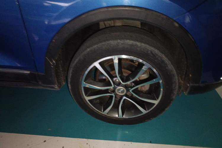 Used Hanteng X5 2018 1.5T CVT Luxury Edition Right Front Wheel Hub