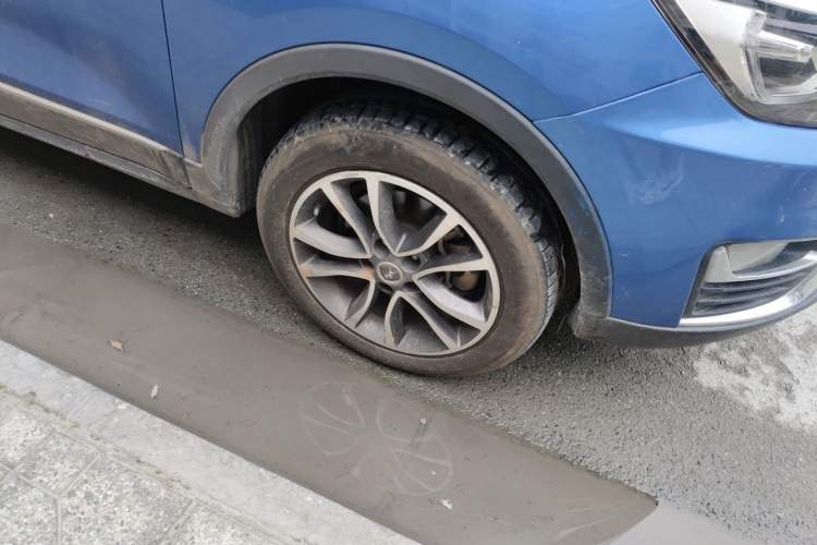 Used Hanteng X5 2018 1.5T CVT Luxury Edition Right Front Wheel Hub