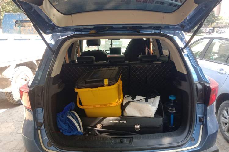 Used Hanteng X5 2018 1.5T Manual Luxury Edition Trunk