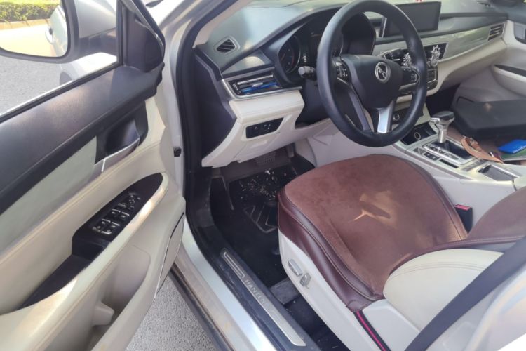 Used Hanteng X5 2018 1.5T CVT Luxury Edition Driver Seat