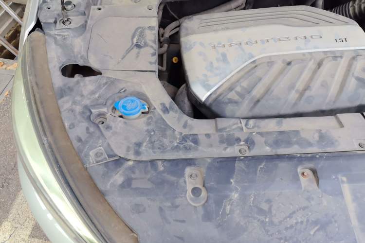 Used Hanteng X5 2018 1.5T CVT Luxury Edition Engine Bay Right