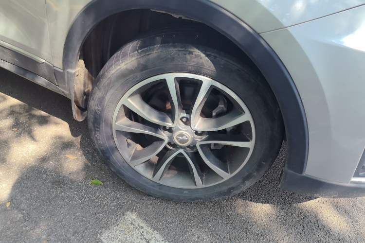 Used Hanteng X5 2018 1.5T CVT Luxury Edition Right Front Wheel Hub