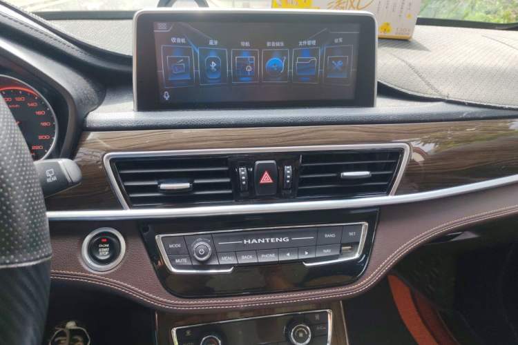 Used Hanteng X5 2018 1.5T CVT Luxury Edition Audio And AC Panel