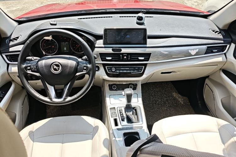 Used Hanteng X5 2018 1.5T CVT Luxury Edition Center Console