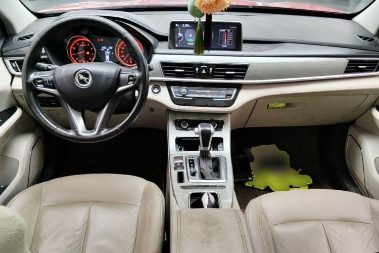 Used Hanteng X5 2018 1.5T CVT Luxury Edition Center Console
