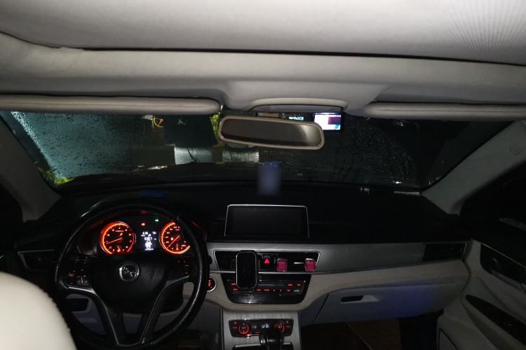 Used Hanteng X5 2018 1.5T CVT New Year Edition Center Console