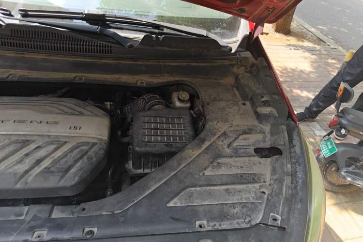 Used Hanteng X5 2018 1.5T CVT Luxury Edition Engine Bay Left