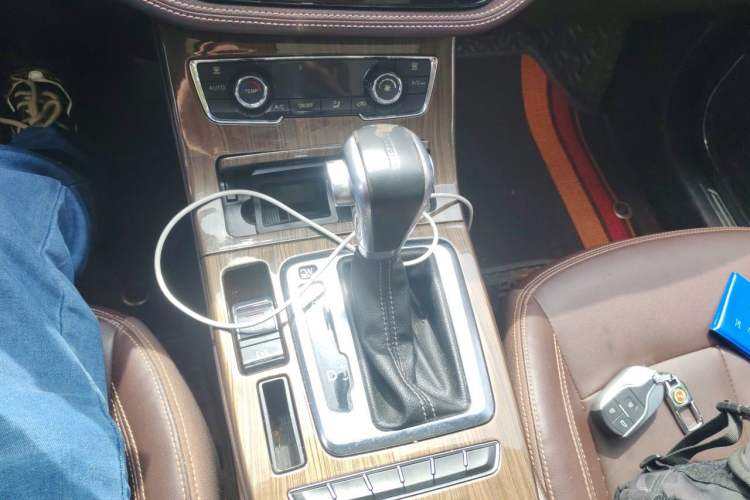 Used Hanteng X5 2018 1.5T CVT Luxury Edition Gear Lever