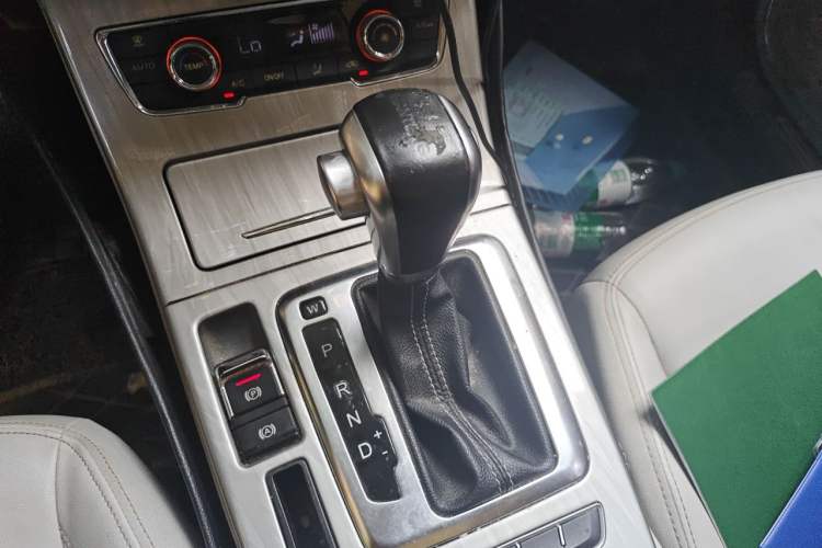 Used Hanteng X5 2018 1.5T CVT Luxury Edition Gear Lever