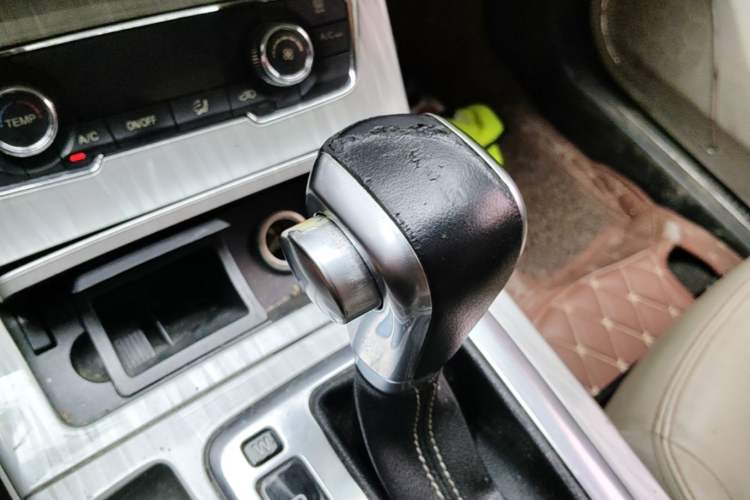 Used Hanteng X5 2018 1.5T CVT Luxury Edition Gear Lever