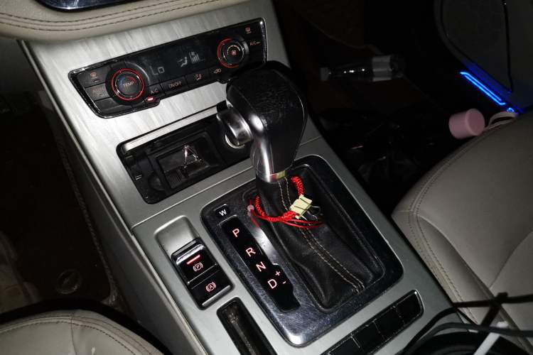 Used Hanteng X5 2018 1.5T CVT New Year Edition Gear Lever