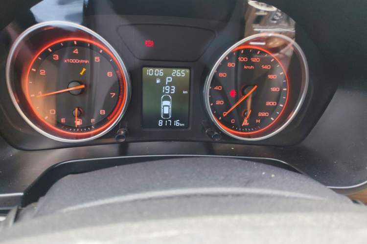 Used Hanteng X5 2018 1.5T CVT Luxury Edition Odometer Close Up
