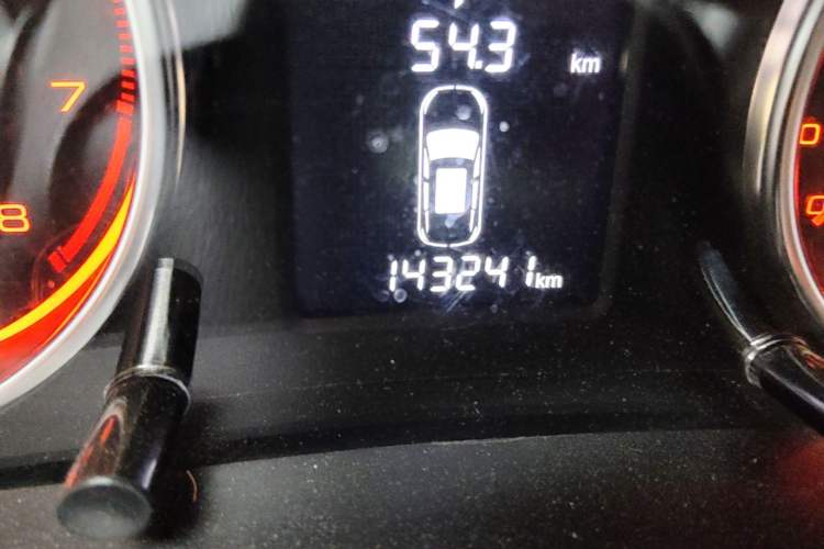 Used Hanteng X5 2018 1.5T CVT Luxury Edition Odometer Close Up