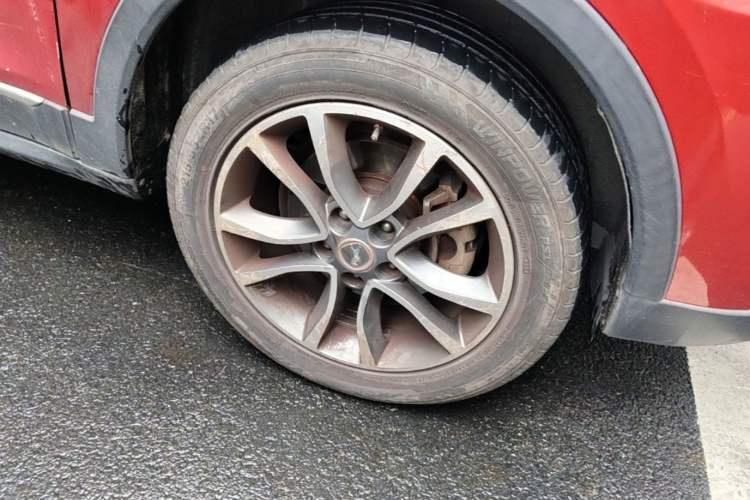 Used Hanteng X5 2018 1.5T CVT Luxury Edition Right Front Wheel Hub