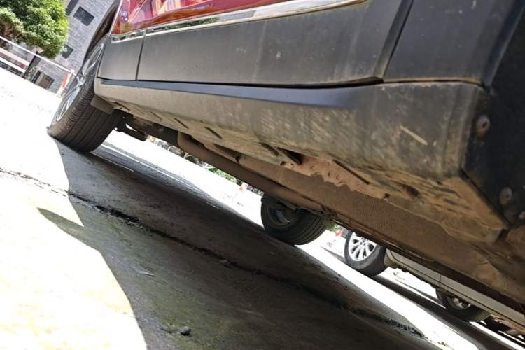 Used Hanteng X5 2018 1.5T CVT Luxury Edition Right Side Sill