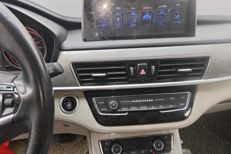 Used Hanteng X5 2018 1.5T CVT Luxury Edition Audio And AC Panel