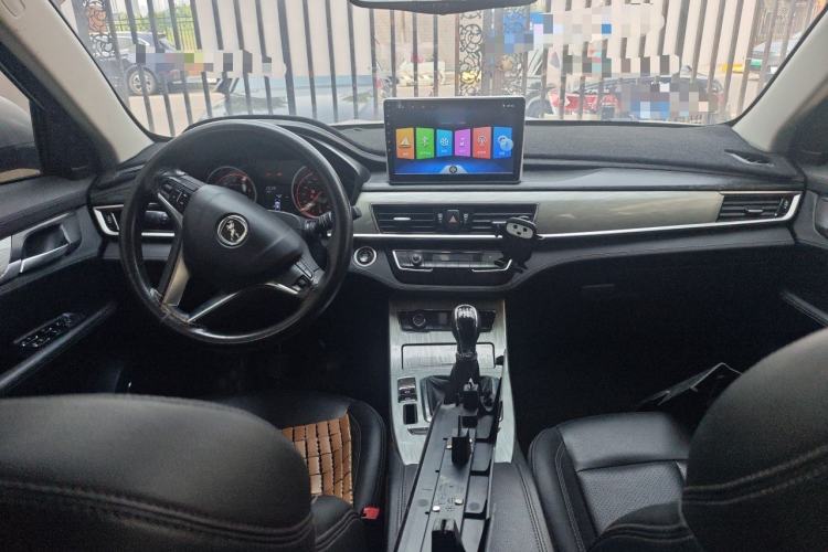Used Hanteng X5 2018 1.5T Manual Elite Edition Center Console