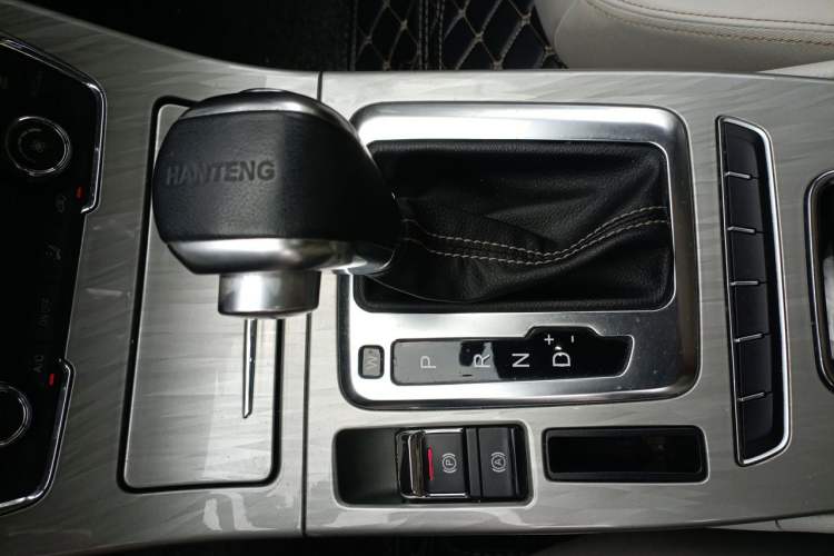 Used Hanteng X5 2018 1.5T CVT Luxury Edition Gear Lever