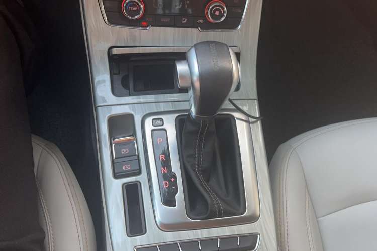 Used Hanteng X5 2018 1.5T CVT Luxury Edition Gear Lever
