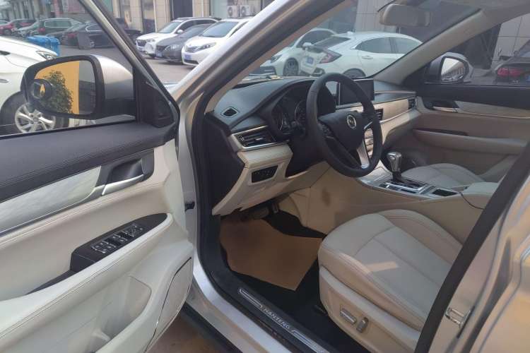 Used Hanteng X5 2018 1.5T CVT Luxury Edition Interior 2