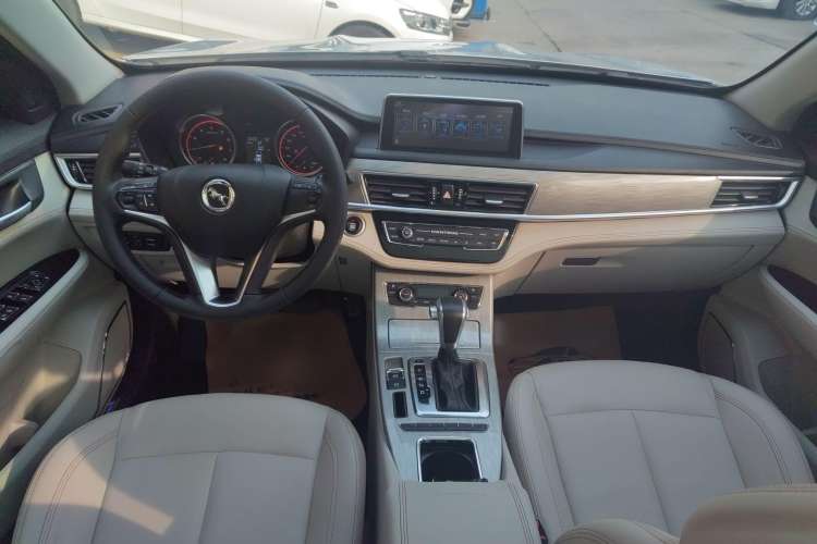 Used Hanteng X5 2018 1.5T CVT Luxury Edition Interior 3