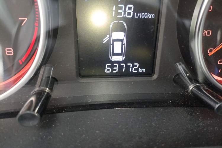 Used Hanteng X5 2018 1.5T CVT Luxury Edition Odometer Close Up