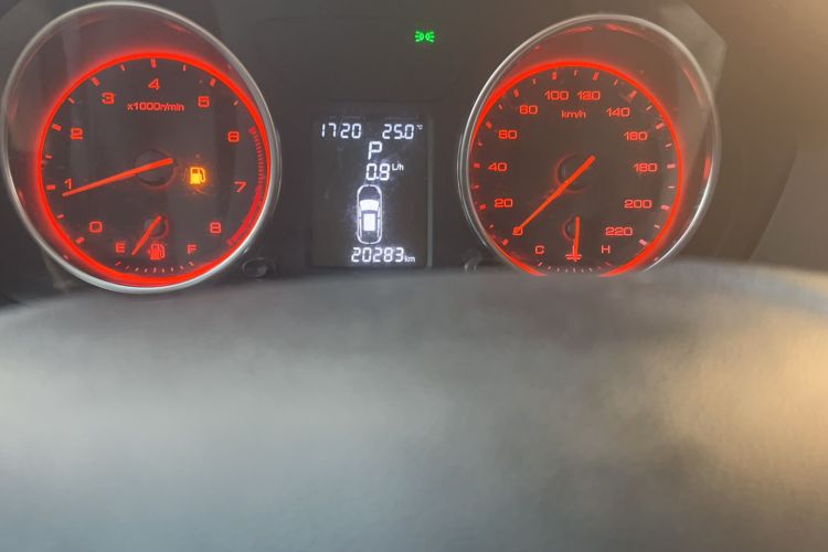 Used Hanteng X5 2018 1.5T CVT Luxury Edition Odometer Close Up