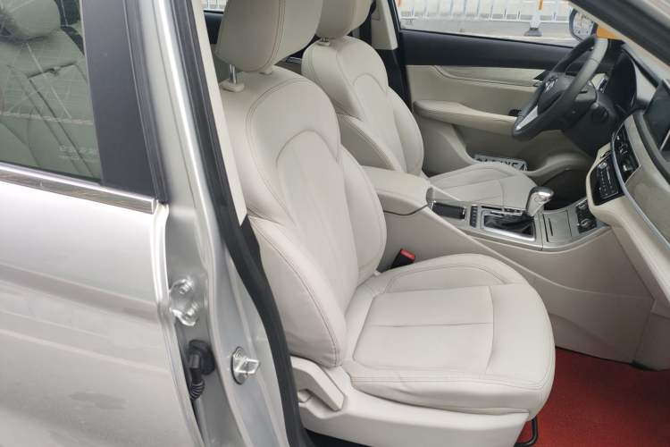 Used Hanteng X5 2018 1.5T CVT Luxury Edition Right Front Seat