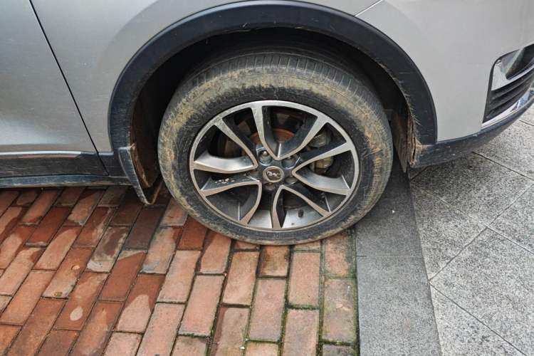 Used Hanteng X5 2018 1.5T CVT Elite Edition Right Front Wheel Hub