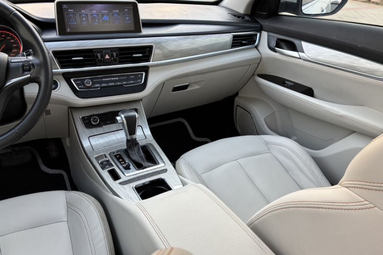 Used Hanteng X5 2018 1.5T CVT Luxury Edition Audio And AC Panel