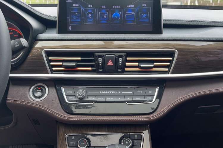 Used Hanteng X5 2018 1.5T CVT Luxury Edition Audio And AC Panel
