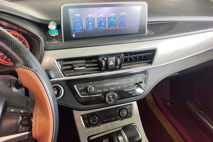 Used Hanteng X5 2018 1.5T CVT Luxury Edition Audio And AC Panel