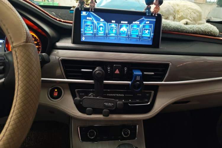 Used Hanteng X5 2018 1.5T CVT Luxury Edition Audio And AC Panel