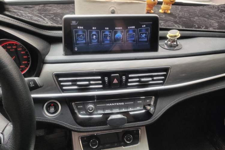 Used Hanteng X5 2018 1.5T Manual Luxury Edition Audio And AC Panel