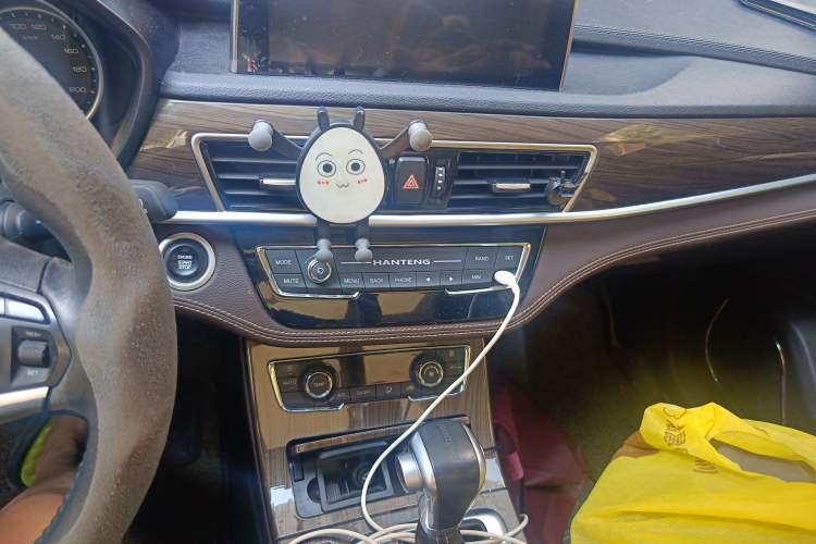 Used Hanteng X5 2018 1.5T CVT Luxury Edition Audio And AC Panel