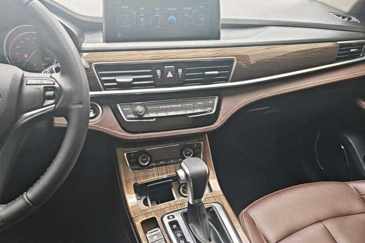 Used Hanteng X5 2018 1.5T CVT Luxury Edition Audio And AC Panel