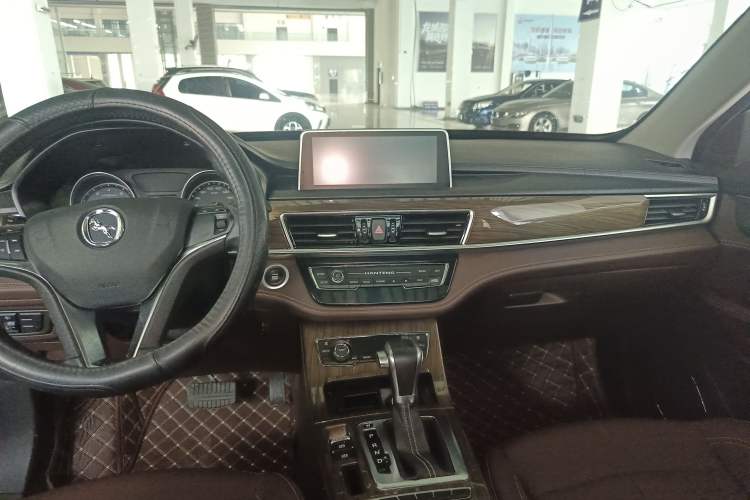 Used Hanteng X5 2018 1.5T CVT Luxury Edition Audio And AC Panel