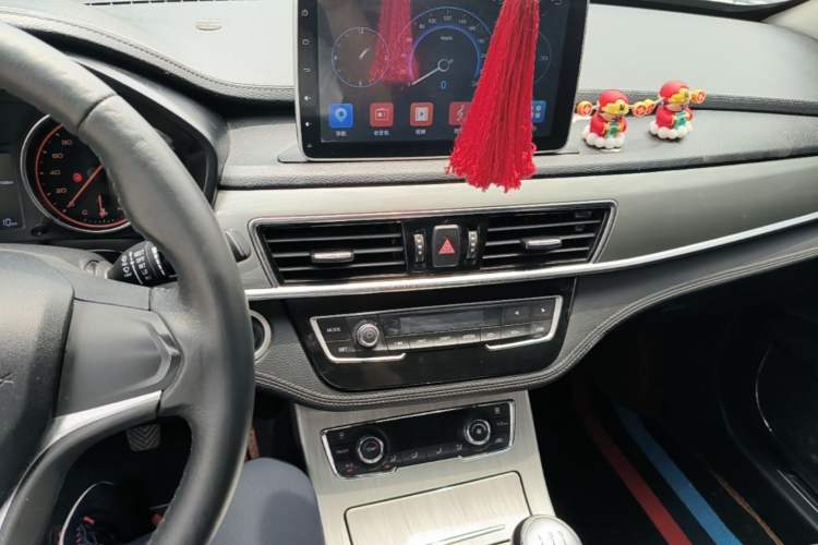 Used Hanteng X5 2018 1.5L Manual Elite Edition Audio And AC Panel