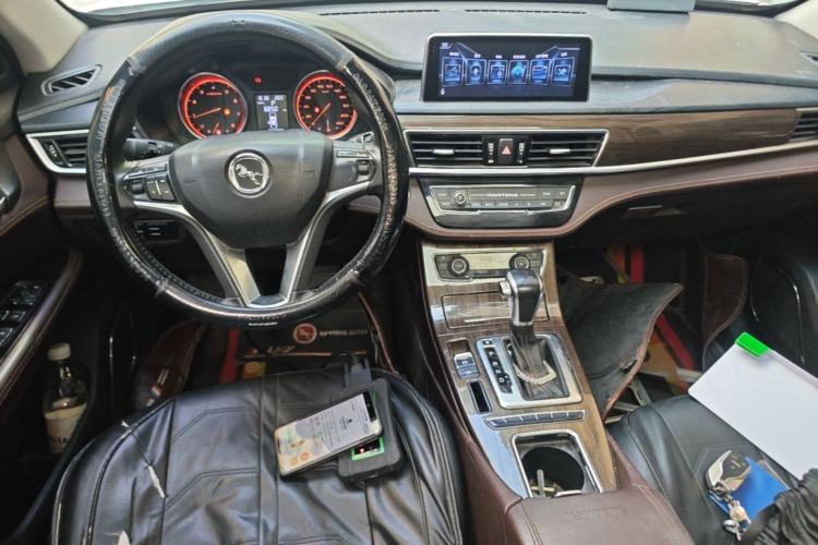 Used Hanteng X5 2018 1.5T CVT Luxury Edition Center Console